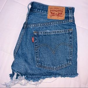 Levi’s | Blue 501 Jean shorts size:25